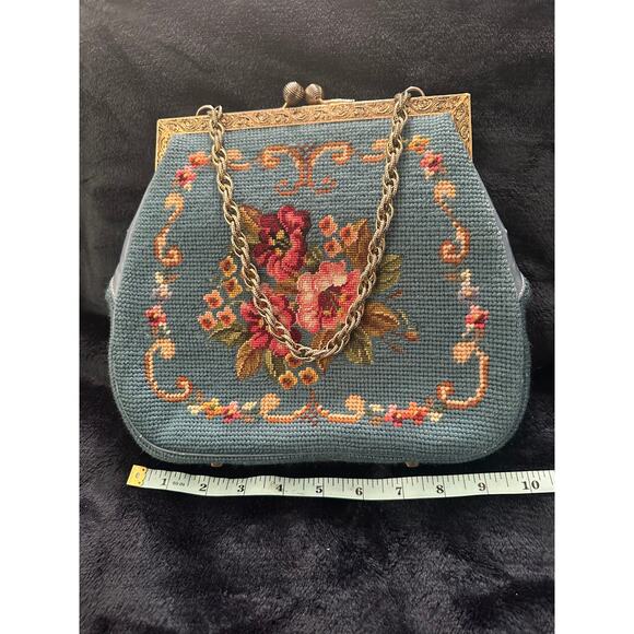 VINTAGE SIXTIES BLUE NEEDLEPOINT BAG W/ CHAIN HANDLE - Picture 9 of 9